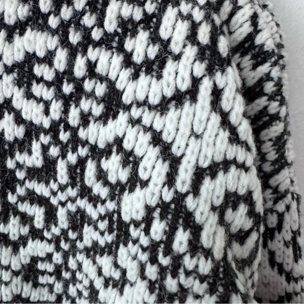 Chelsea Studio textured pattern